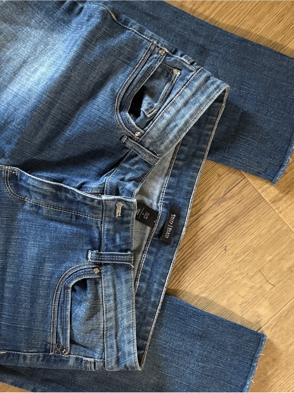 White House Black Market Women's Blue Straight-Leg Jeans